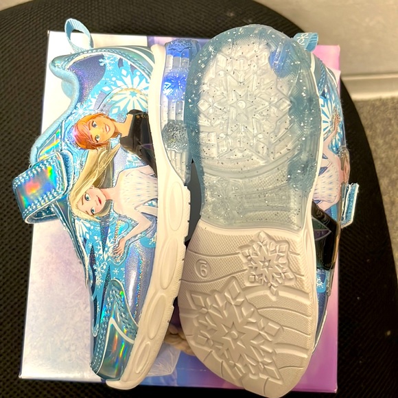 NWT DISNEY Frozen Light-Up Shoes Sz 9 Girls - Picture 6 of 7